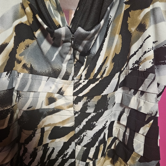 Plus size evening dress - Picture 2 of 6